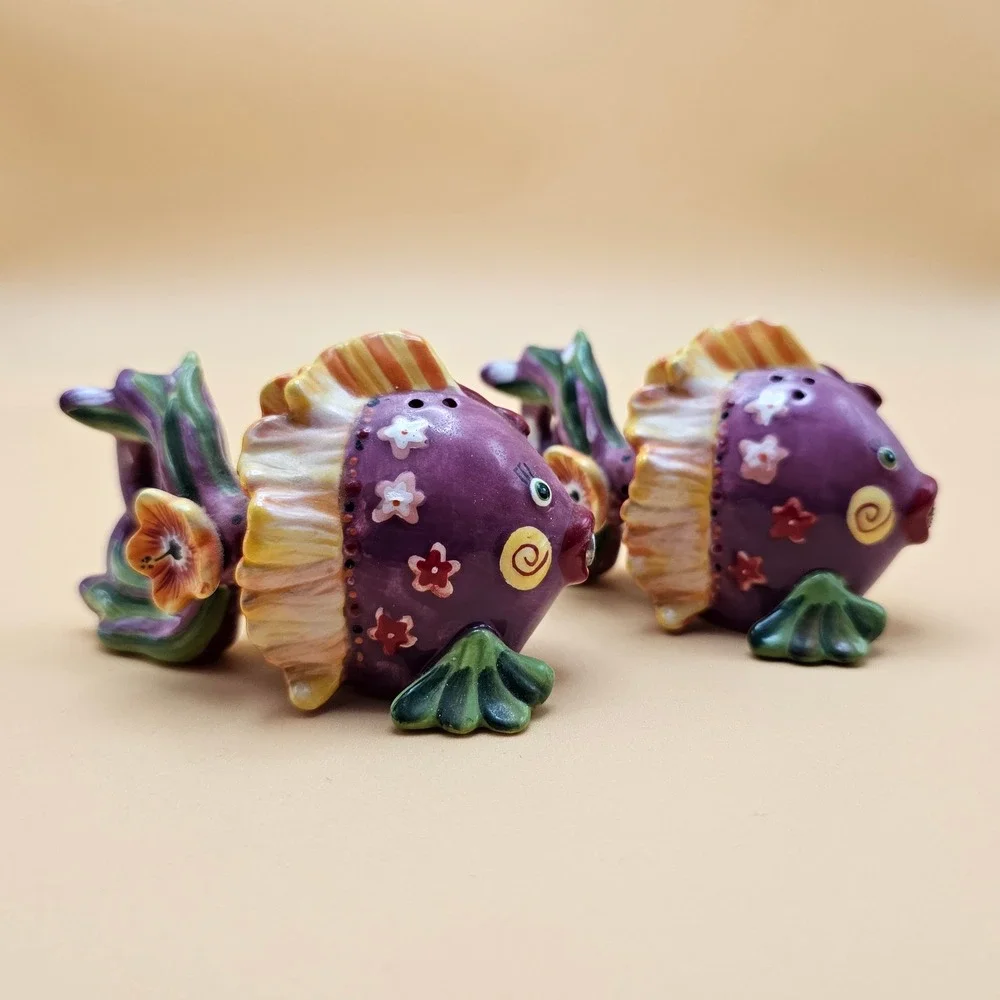 Cute Purple Fish Salt Pepper Shakers Ceramic Novelty Kitchen Decor Magnetic Lips